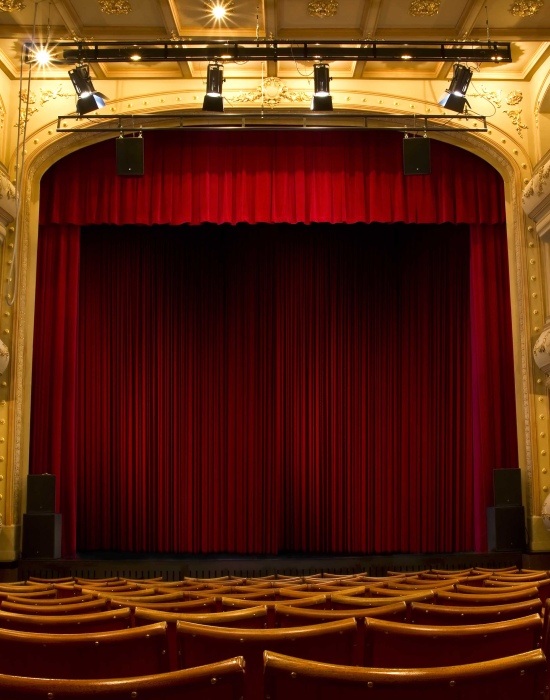 Divadlo a koncerty